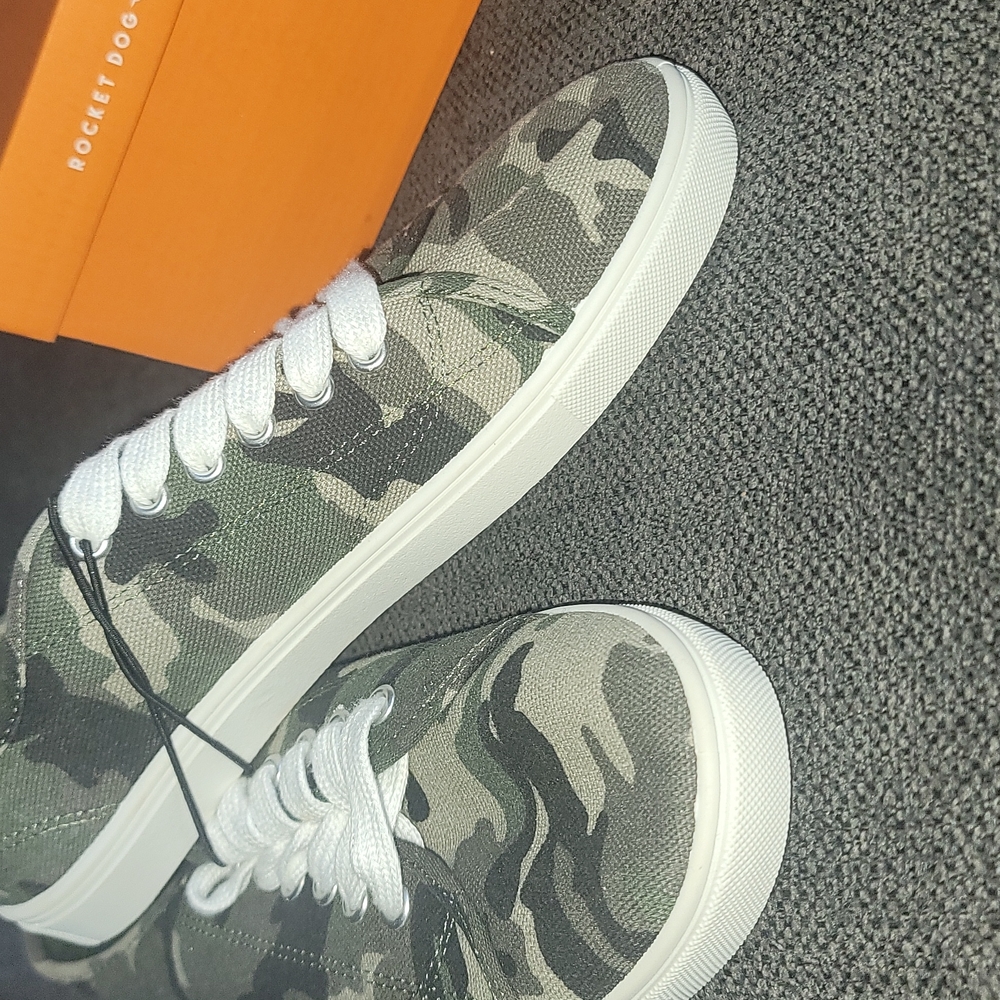 Rocket Dog Savvy Skirball sneakers